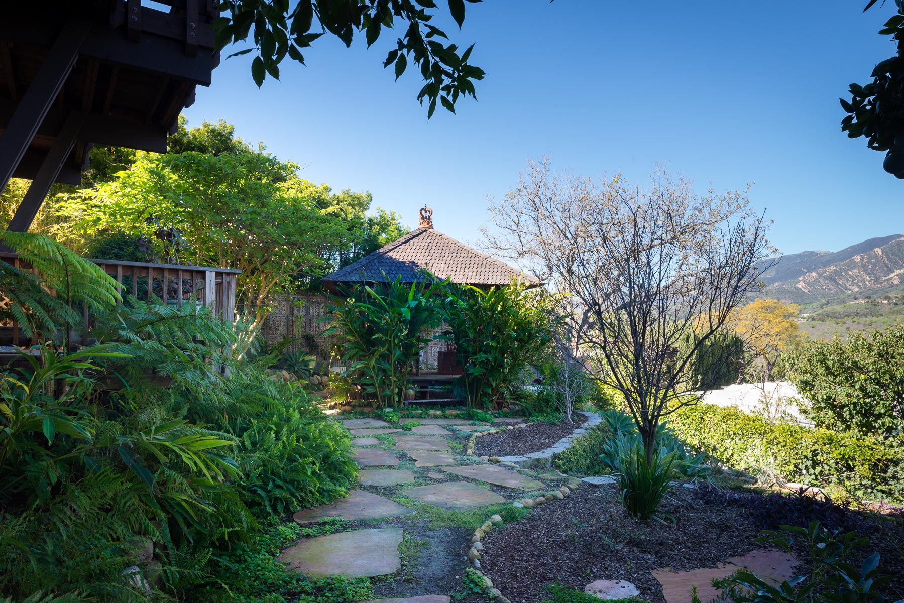 2846 Ben Lomond Drive Mountain View Contemporary Designed by Donald Hoppen Team Scarborough